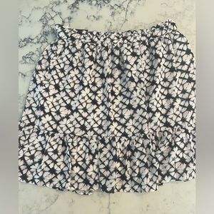 New Banana 
Republic pink and blue stargazed flare lined skirt size small